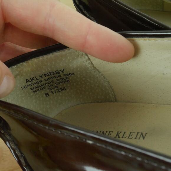 Womens 8 1/2 Loafers Brown Patent Leather Preppy Academia Minimal Slip On Flats - Picture 3 of 13